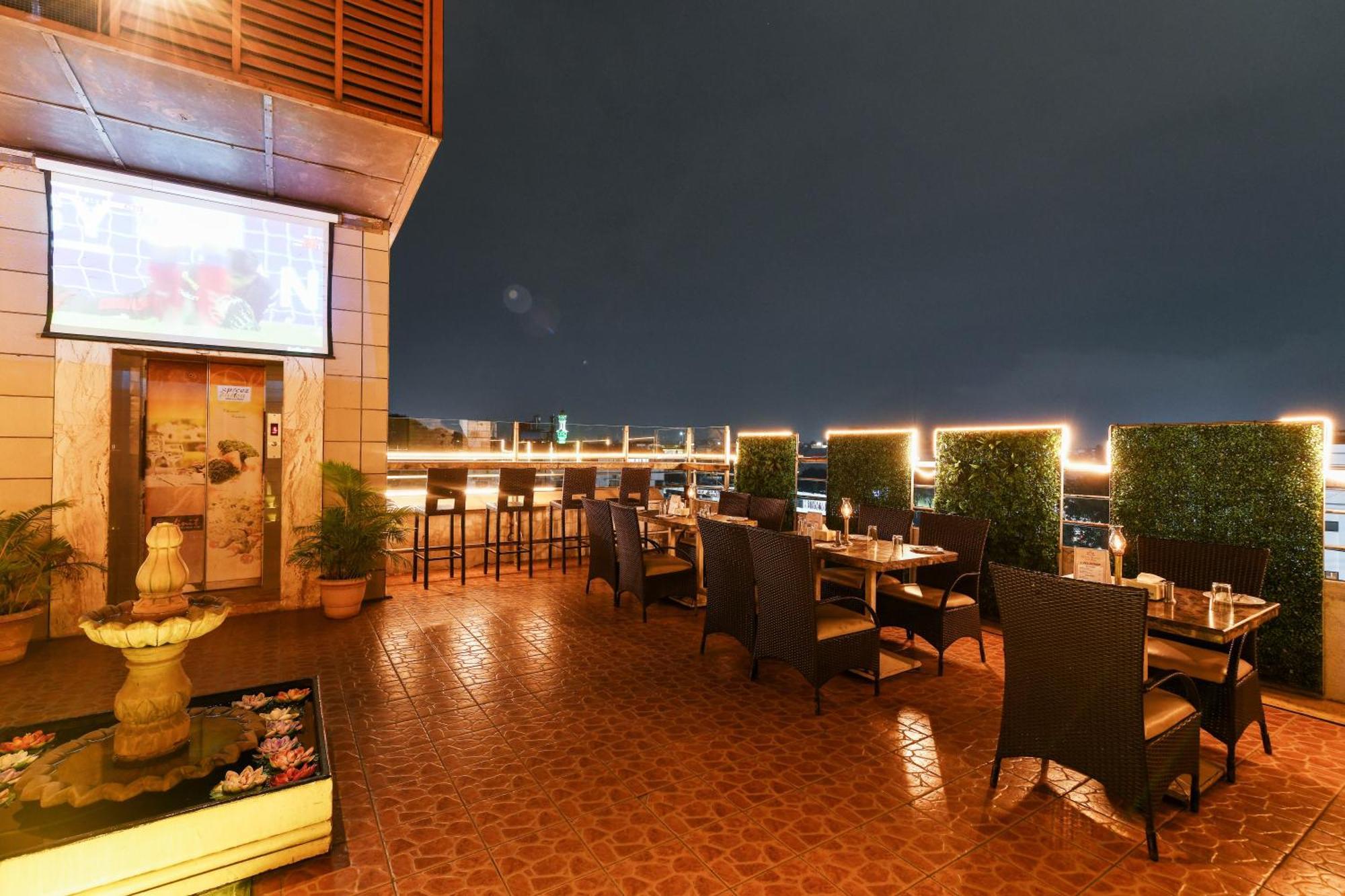 Hotel Roopa Мисор Екстериор снимка