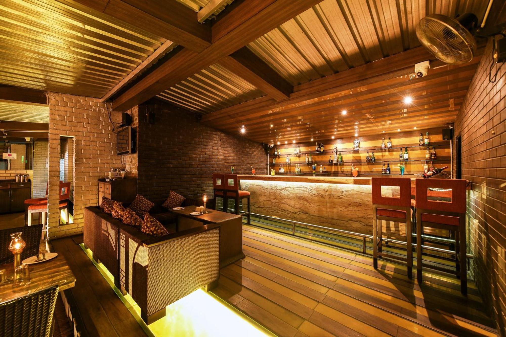 Hotel Roopa Мисор Екстериор снимка