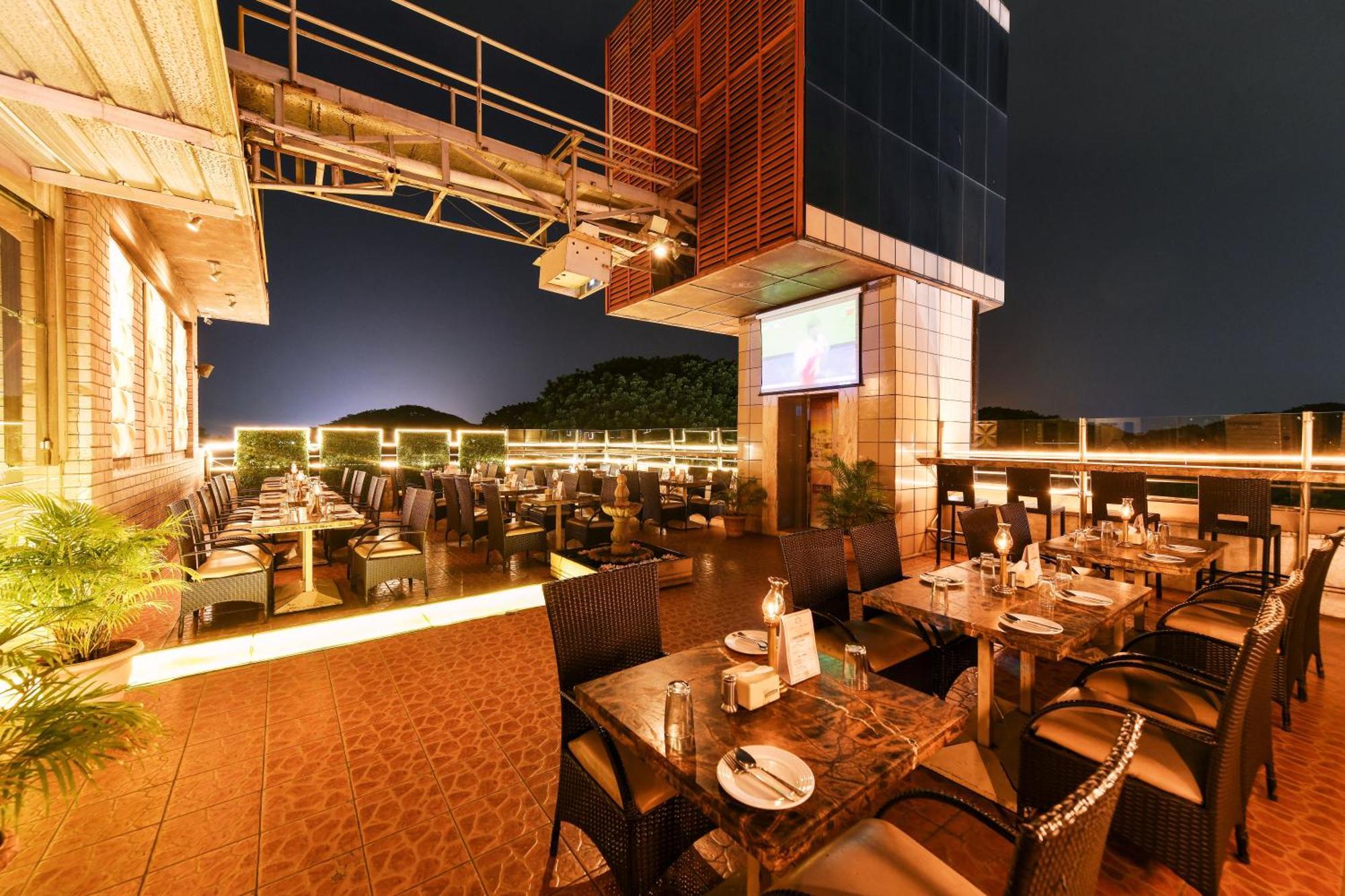 Hotel Roopa Мисор Екстериор снимка